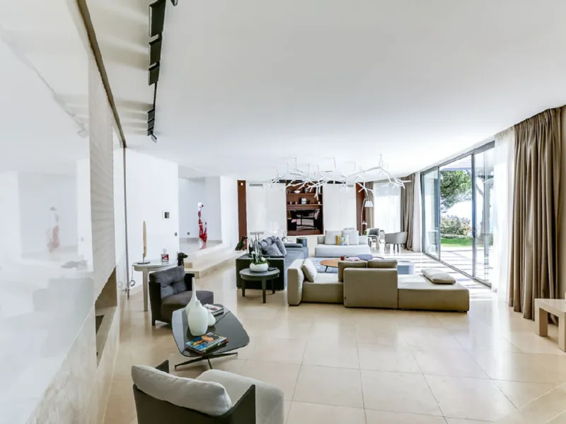 Sala de estar principal da casa.
Foto: Airbnb / Divulgação