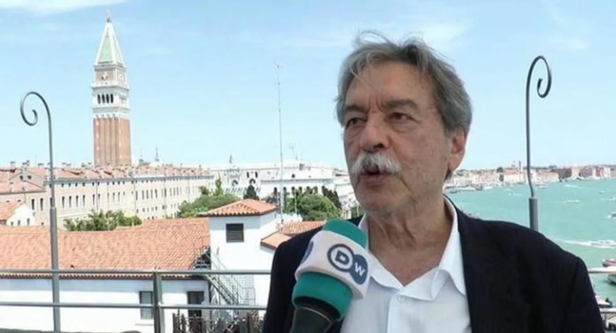 Paulo Mendes da Rocha durante entrevista para rede de tevê alemã Deutsche Welle. 
Foto: Reprodução 