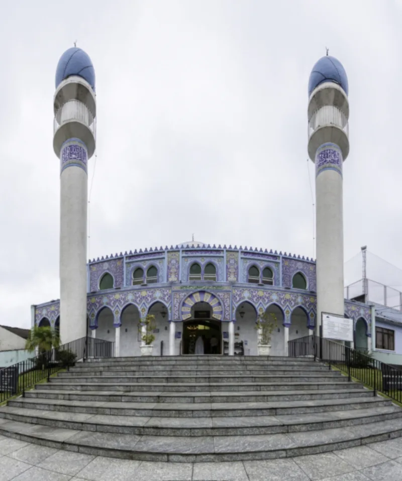Fotos da arquitetura religiosa da Mesquita Imam Ali da Cidade de Curitiba para a Revista HAUS. Local: Mesquita Imam Ali. R. Kellers, 383 - Centro.