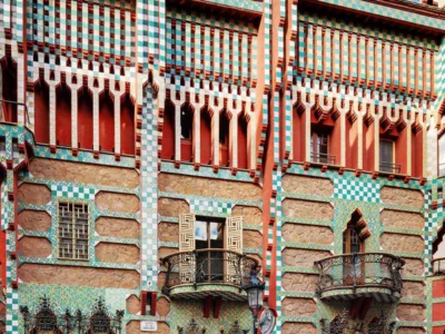 Fotos: Casa Vicens e Wikimedia Commons/Divulgação