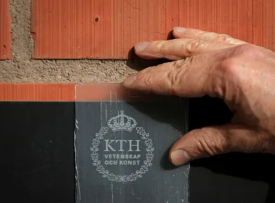 No futuro a tecnologia poderá ser usada em janelas e fachadas, aumentando exponencialmente a economia de energia elétrica, e servindo também como base para os novos painéis fotovoltaicos. Foto: Instituto Real de Tecnologia KTH da Suécia/Divulgação