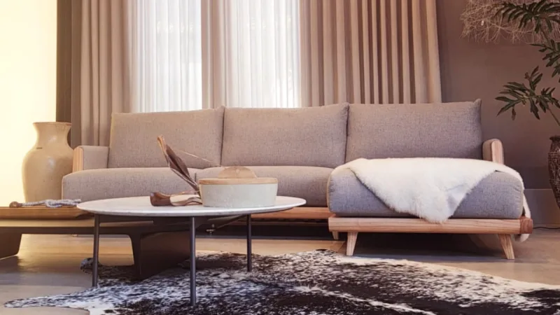 Casa Möun tem 11 ambientes em estilo showroom, com três salas de jantar e as demais divididas entre sala de estar (foto) e home theater