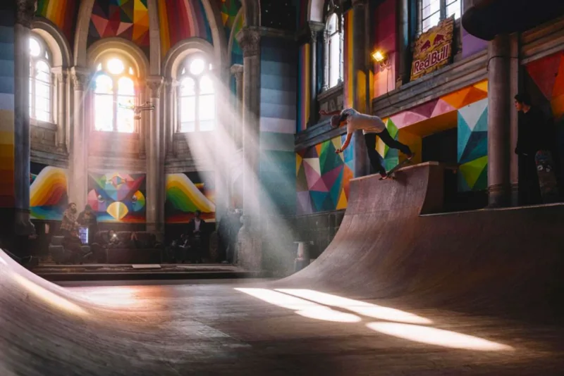 Missas deram lugar a manobras radicais na Kaos Temple.
Foto: Red Bull Media / Divulgação