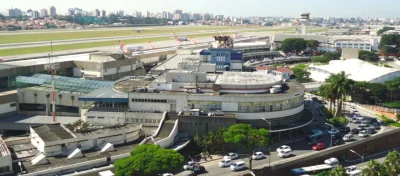 Aeroporto de Congonhas ganha cabine gratuita para reuniões e vídeo chamadas com privacidade