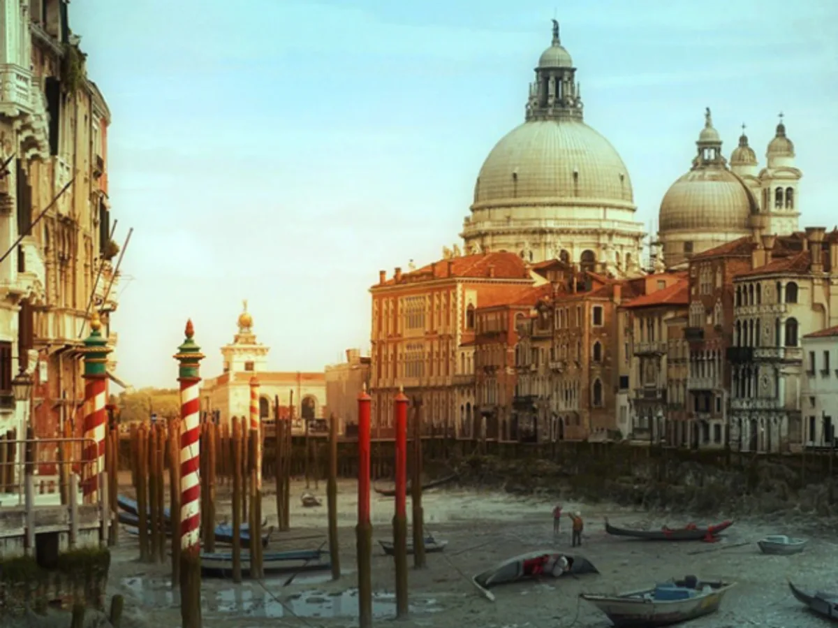 Canais de Veneza, na Itália, em futuro idealizado pelo designer. Crédito:  Evgeny Kazantsev.