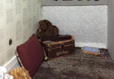 Cantinho sob a escada vira espaço infantil inspirado no universo de Harry Potter. Foto: Facebook/Courtney Bonnet/Reprodução