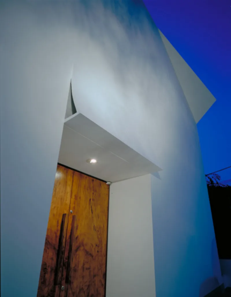 Casa japonesa tem uma dobradura lembrando um origami.
Fotos: Divulgação.