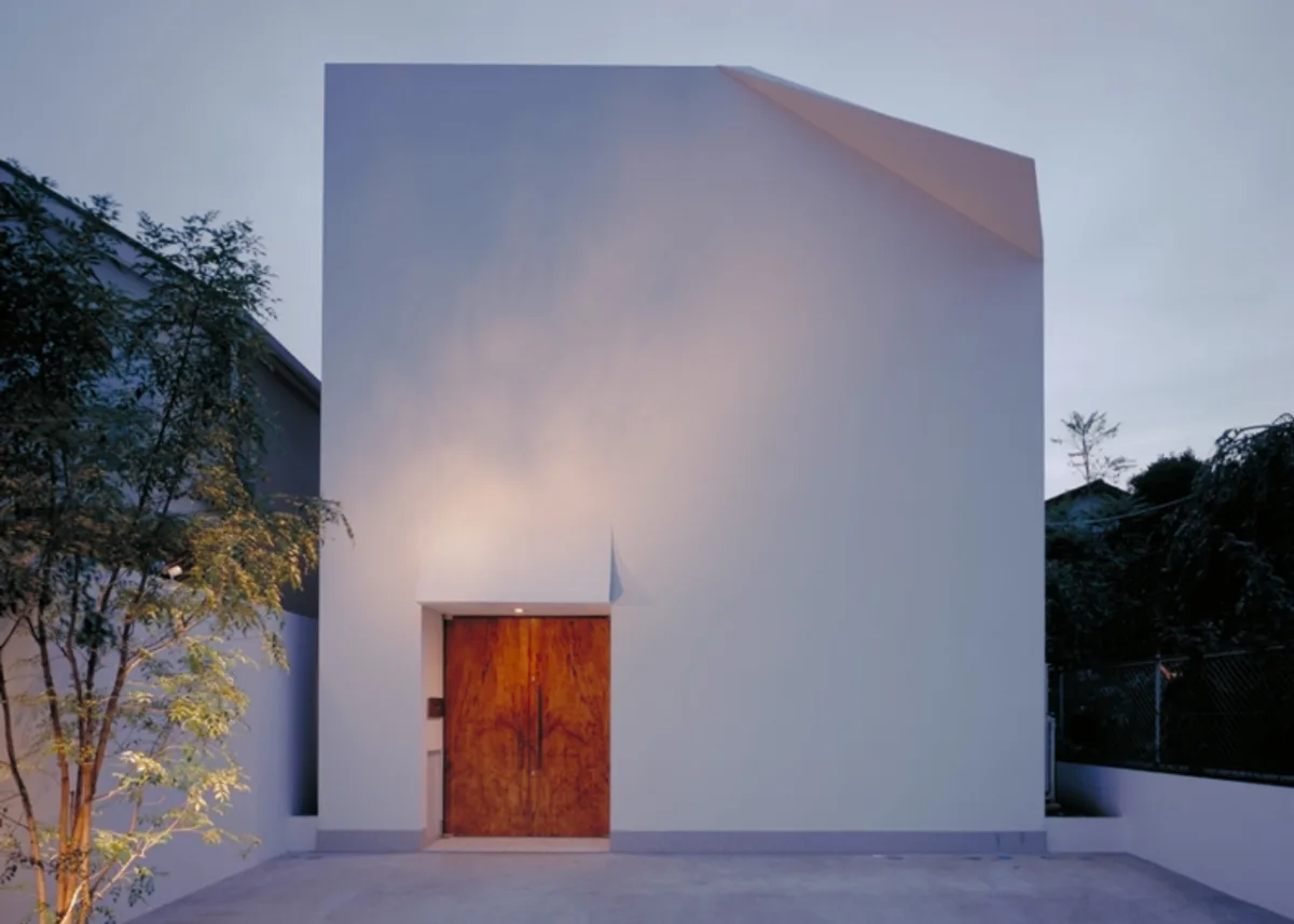 Casa japonesa tem uma dobradura lembrando um origami. 
Fotos: Divulgação.
