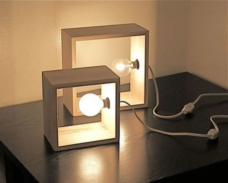 Luminária Box. Para quem tem um estilo mais contemporâneo e descolado. Na M.in.D, R$ 149 (menor) e R$ 179 (maior).