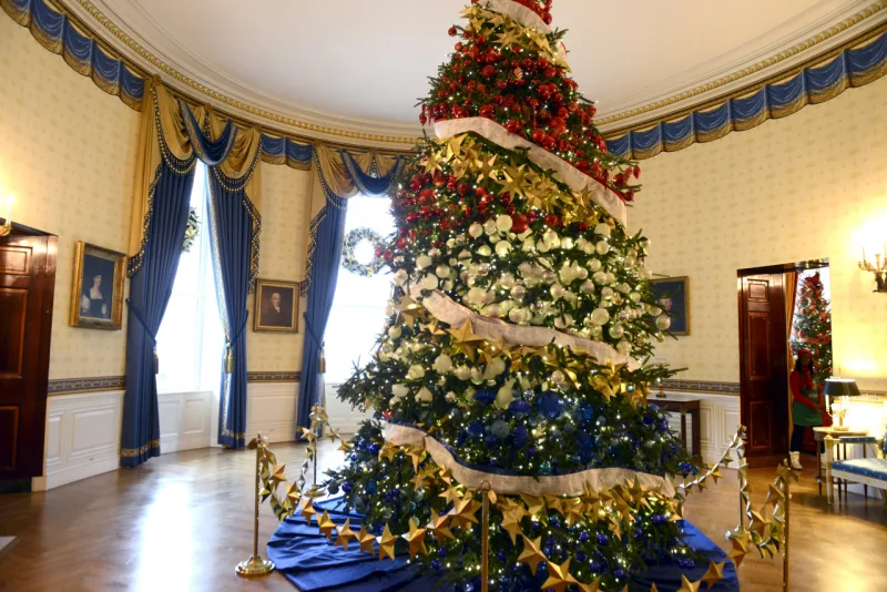 A árvore de Natal principal leva as cores da bandeira dos Estados Unidos.
Foto: Mike Theiler / Reuters.