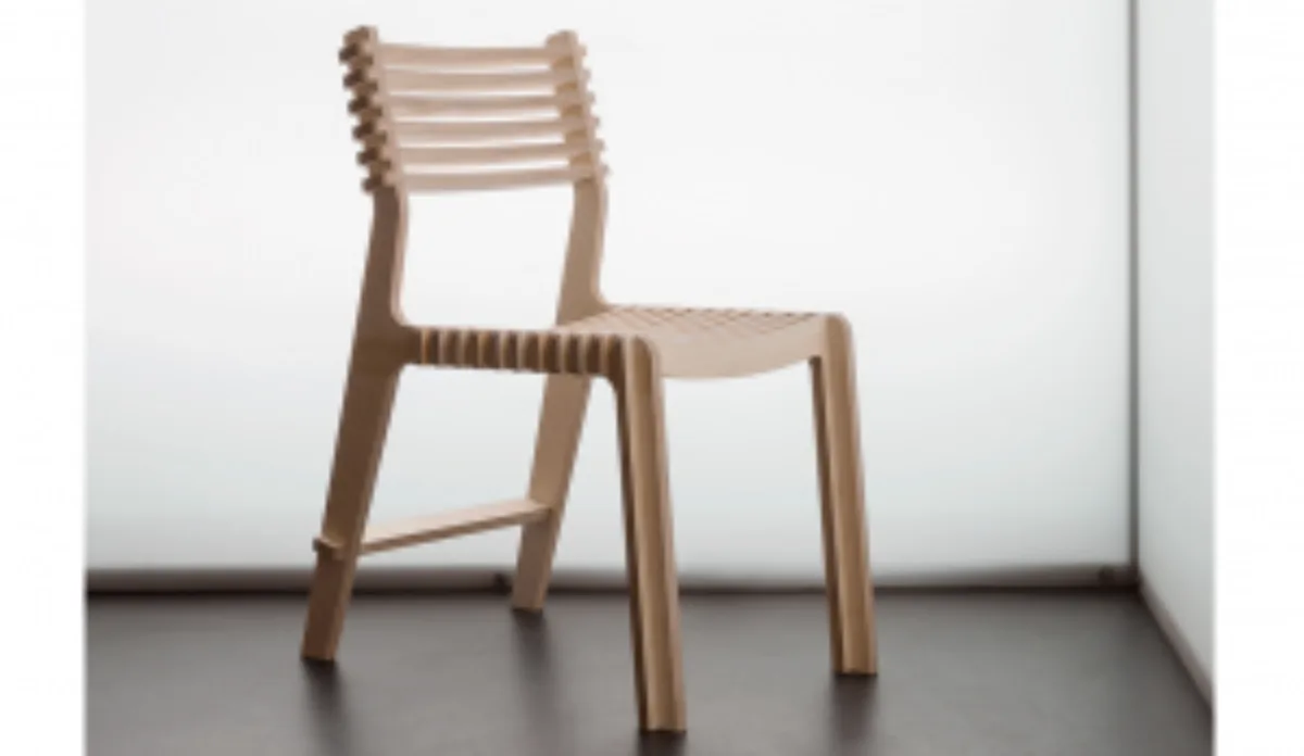 Cadeira Valoví, desenvolvida por Denis Fuzii, é uma das peças disponíveis para impressão gratuita em 3D pelo site Open Desk. / Foto: divulgação.