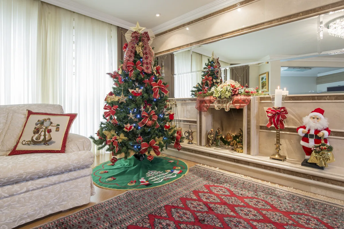 De acordo com a tradição cristã, neste ano a data ideal para montar e decorar a árvore será no dia 3 de dezembro. 
Foto: Letícia Akemi / Gazeta do Povo