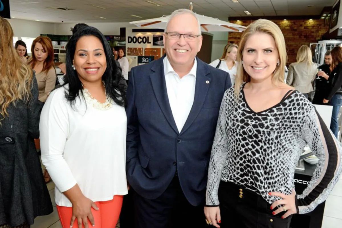 Luciane Benevides, da Impermix, Gustavo Feddersen, diretor da Axell e a arquiteta Viviane Loyola. Fotos:
Gerson Lima/Divulgação