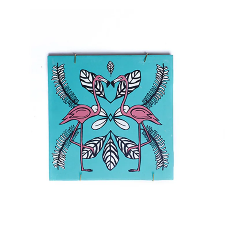 Azulejo decorativo de flamingo. Na Casa que tem, R$ 53.