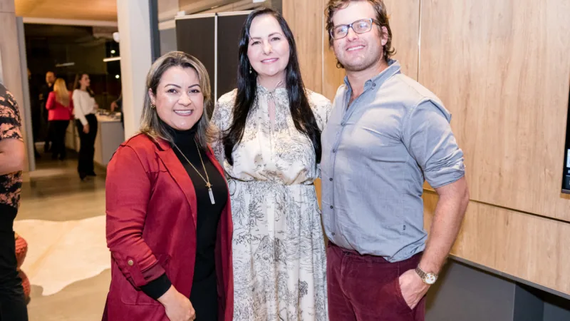 Cristiane Matos, Carolina Reis e Diego Veiga