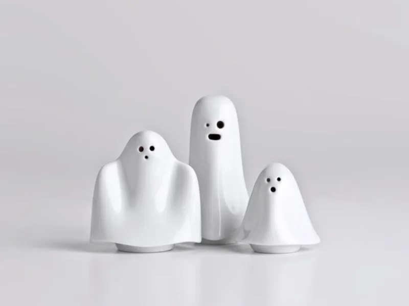 Saleiros e pimenteiros fantasminhas.