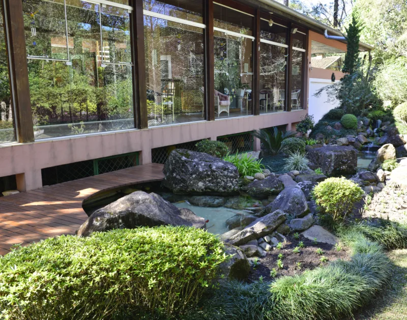 Um jardim japonês particular em Curitiba.
Foto: Mel Gabardo / Gazeta do Povo