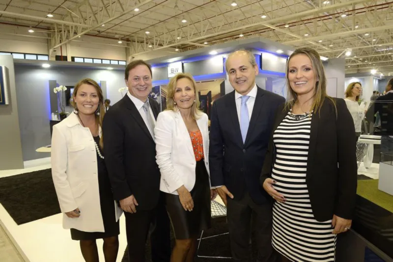 Michele Perussolo, João Carlos Perussolo, Sonia Moritz Perussolo, o prefeito Gustavo Fruet e Aline Perussolo Soares.
Foto: Kraw Penas/Divulgação