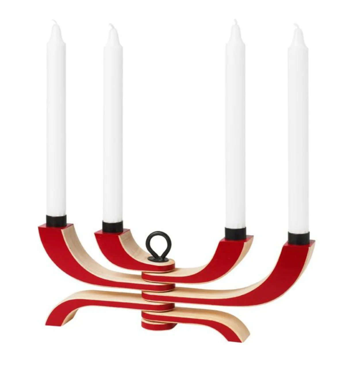 Com design do sueco Jonas Gundell, o candelabro em madeira faz bonito na decoração. Na Ontwerp, R$ 1.500. 