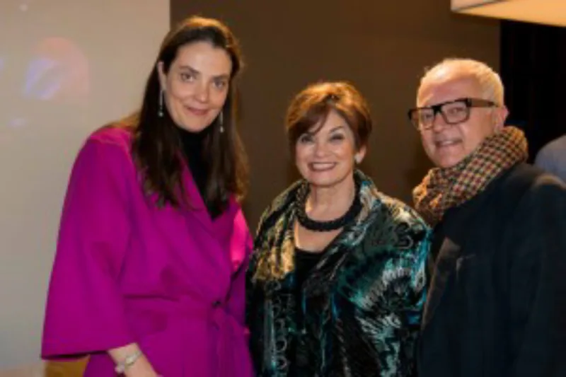 Ana Amélia Filizola, diretora da unidade Gazeta Jornais, Yara Mendes e o arquiteto Lupércio Manoel e Souza.