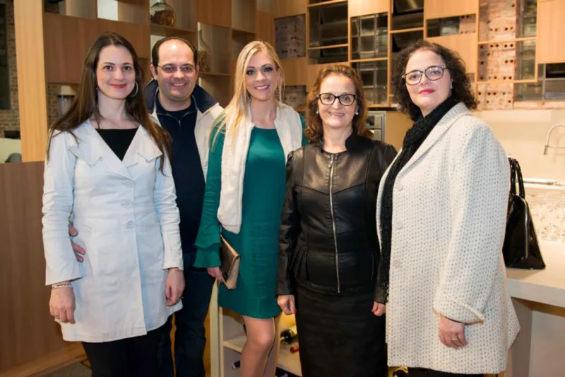 Ana Paula Manzochi, Paulo Roberto Alberti, Kamila Boaretto, Rosilene e Chrystianne Alberti.