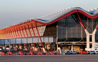 Apesar de grandioso, terminal do aeroporto de Madri é aconchegante e de fácil orientação. Fotos: Manuel Renau e Estudio Lamela