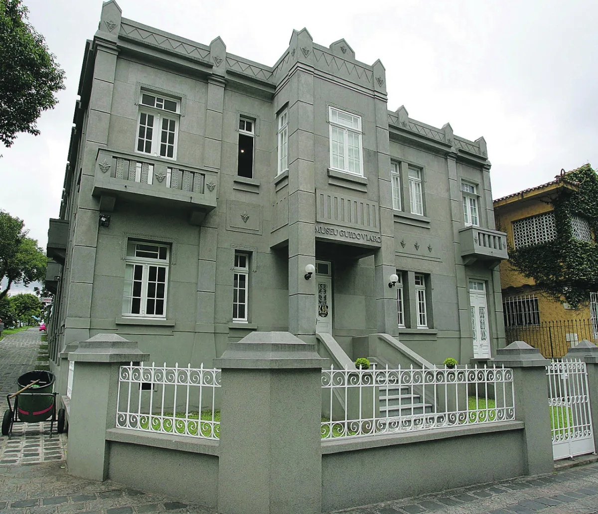 o Museu Guido Viaro mantém fachada original desde sua construção, datada da década de 1930. 
Foto: Ivonaldo Alexandre/Gazeta do Povo