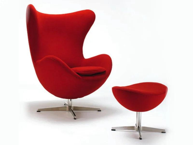Poltrona Egg - A Poltrona Egg foi desenhada pelo arquiteto Arne Jacobsen em 1958. A peça foi criada especialmente para o Hotel Royal SAS, em Copenhagen, cujo projeto também é assinado por Arne