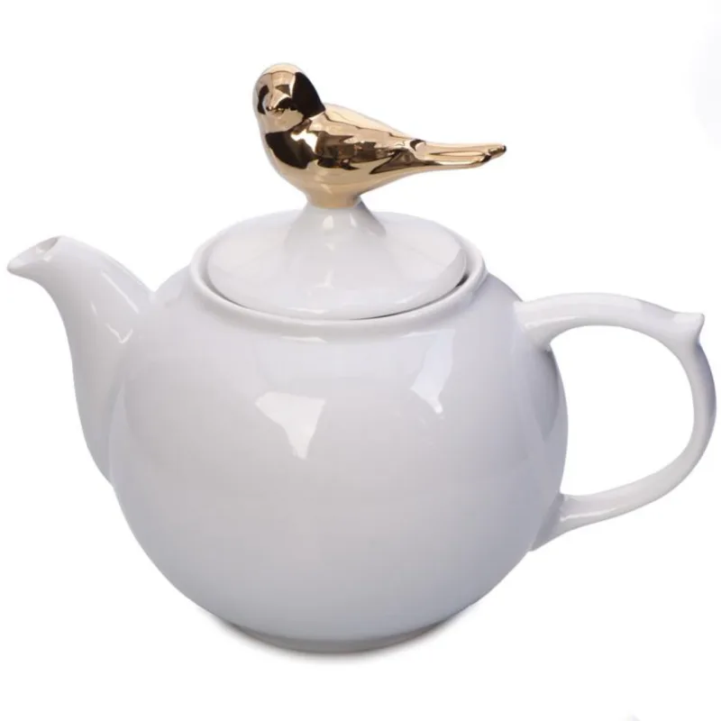 Bule canário de porcelana. Na SouQ, R$ 129