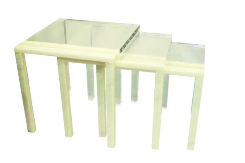 Mesa Face Diamante, releitura da coleção Entrelinhas de José Marton. Na Ton Sur Ton, a partir de R$ 1.853,80, cada. Foto: Divulgação