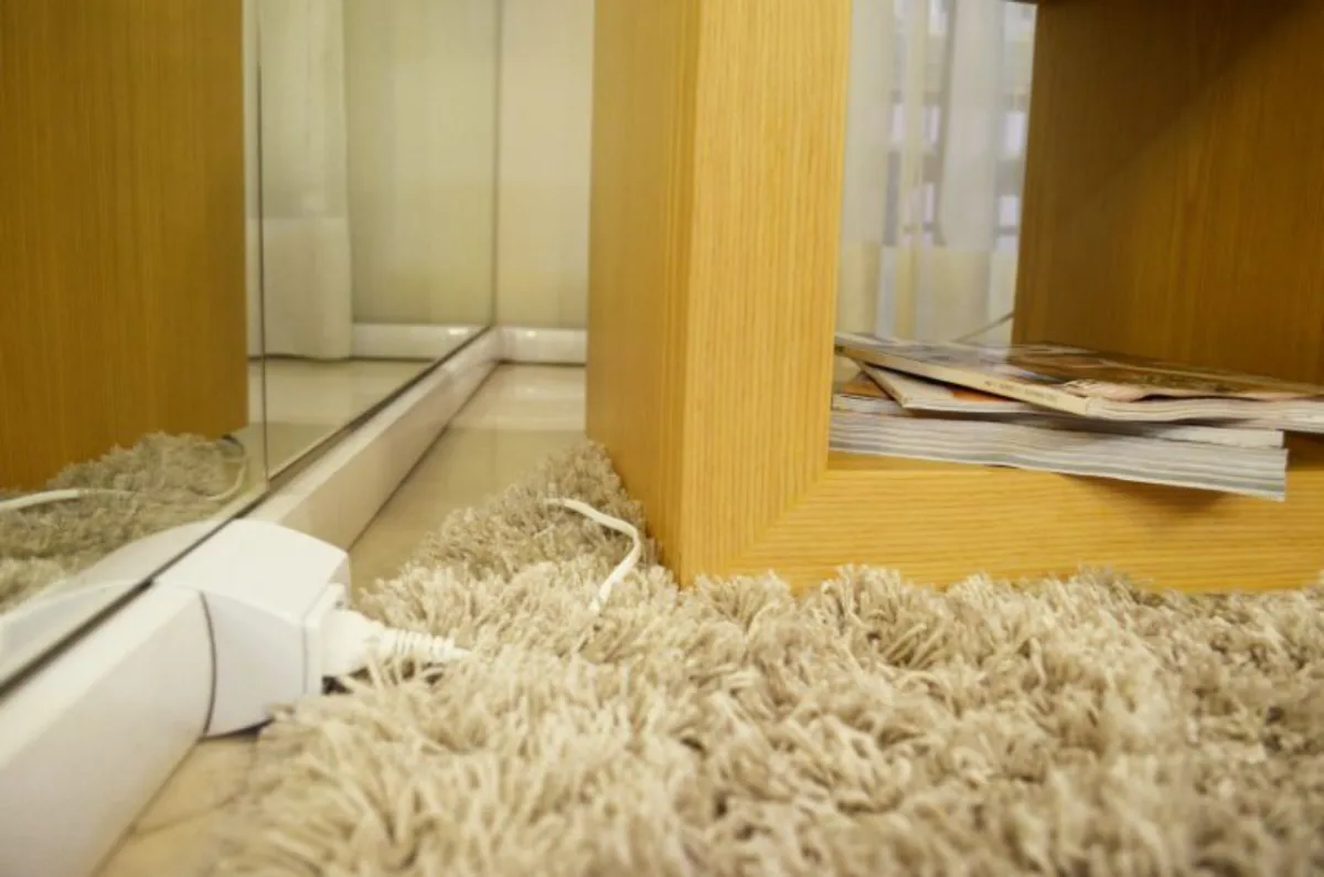 Opção em PVC com tomadas embutidas e 6,5 cm de altura