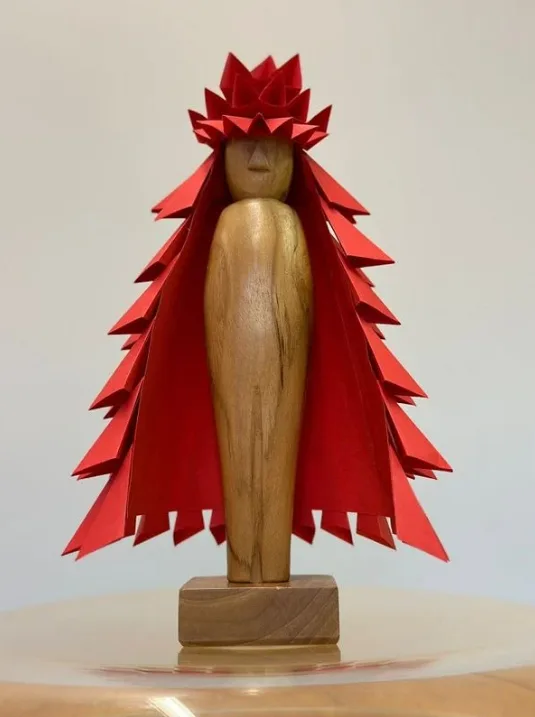 Troféu Curupira, que a cada ano ganha nova roupagem. Na foto, estatueta da edição 2023 do prêmio | Divulgação