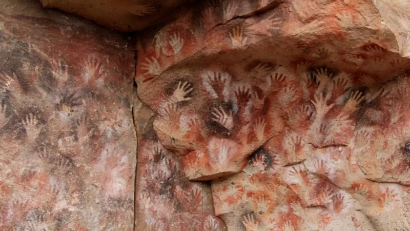 Foto 3: Cueva de los Manos, Patagônia, 30.000 a.C.
