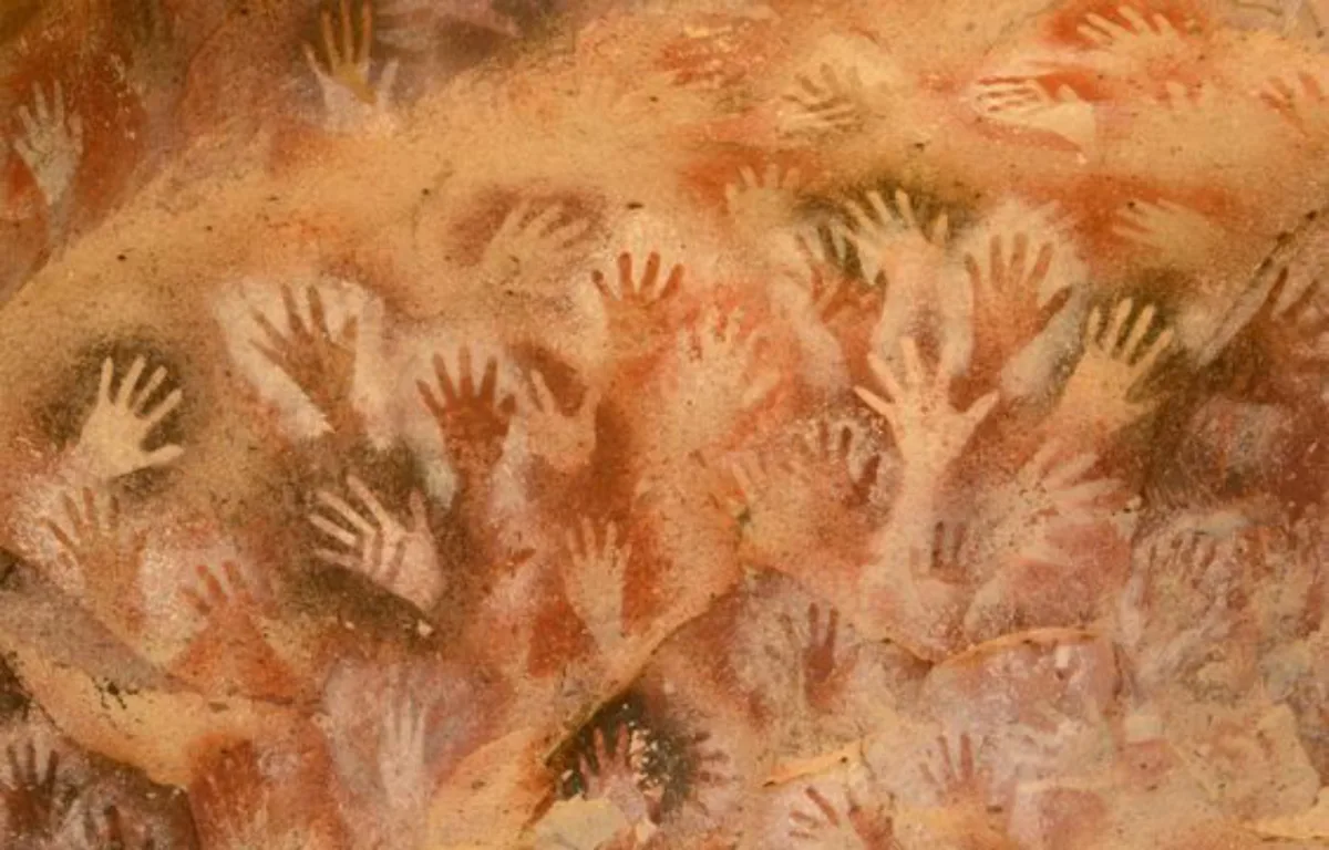 Foto 1: Caverna de Lascaux, França 17.000 a.C.