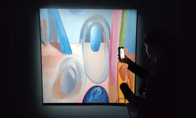 Arquitetura ancestral e ficcional marca primeira exposição solo de André Mendes no MON
