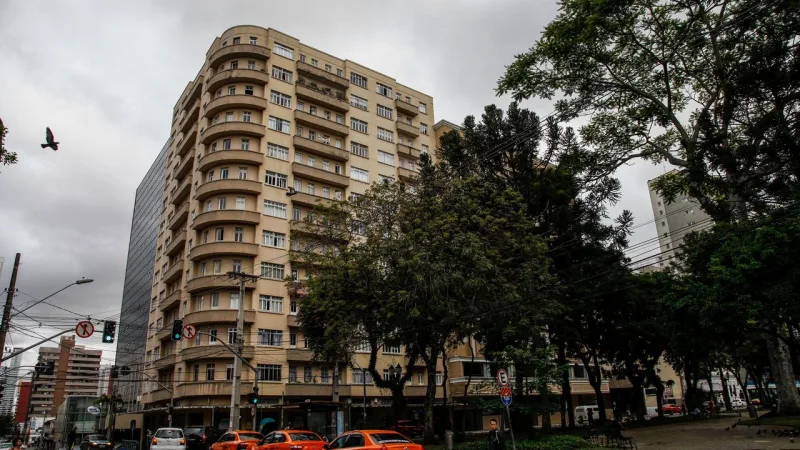 O estilo arquitetônico do Edifício Marumby muitas vezes é categorizado como pré-moderno e
Art Deco.