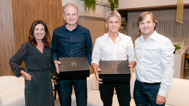 Ivania Valdemarca, da Bontempo Curitiba; Flávio Schiavon, Manuel Baggio, e Cesar Stefanello, também da Bontempo Curitiba.