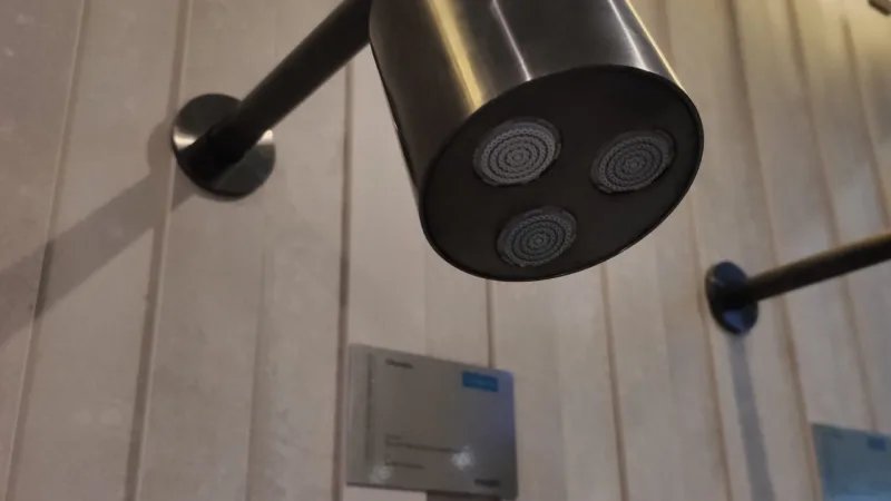 Novo chuveiro da Docol mistura ar à água e produz uma ducha mais suave.