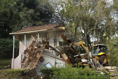 Erbo Stenzel: laudo da perícia técnica confirma que demolição da casa histórica foi apressada e inadequada