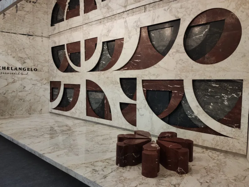 Paraná é homenageado com grande mural de mármores na Expo Revestir 2022