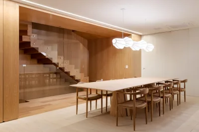 Projetos de interiores priorizam a madeira para trazer elementos naturais para dentro de casa