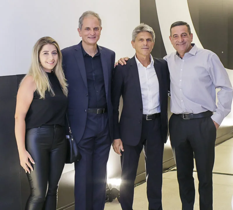 Micaella e Elizeu Mannala com Flavio Schiavon e Manuel Baggio.