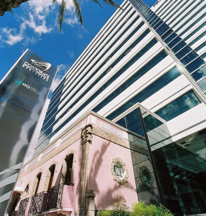 O Evolution Towers, localizado no coração da cidade.