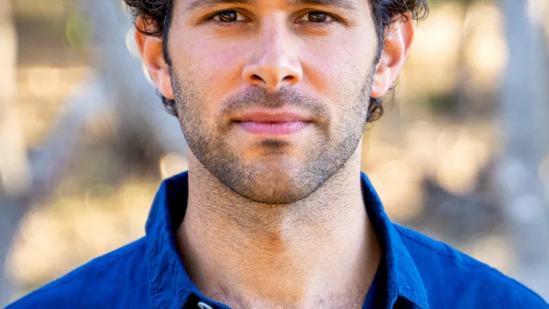Benjamin Grant é um prestigiado fotógrafo norte-americano, famoso por sua série Overview.