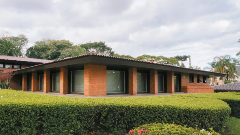 Residência para as famílias Rosenmann e Leão, de 1969.
