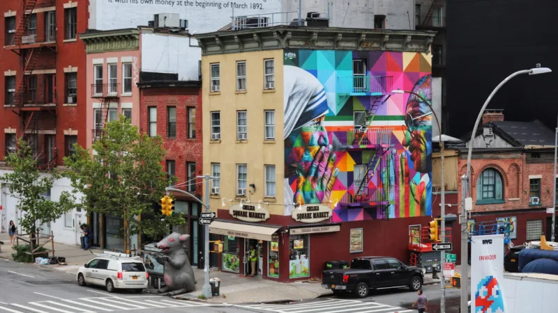 Mural de Kobra em Nova York sobre a tolerância necessária para um mundo melhor, com Gandhi e Madre Teresa.