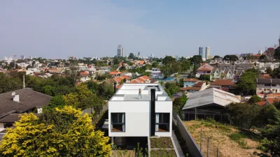 Casa tem quintal com horta e terraço com vista privilegiada de 360 graus da cidade