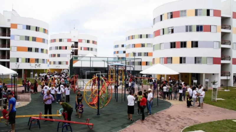 Parte central do conjunto habitacional dos "redondinhos" tem equipamentos públicos.