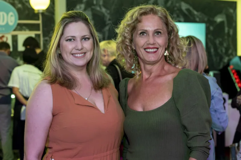 Danaê Zequinão e Sheila Borges.