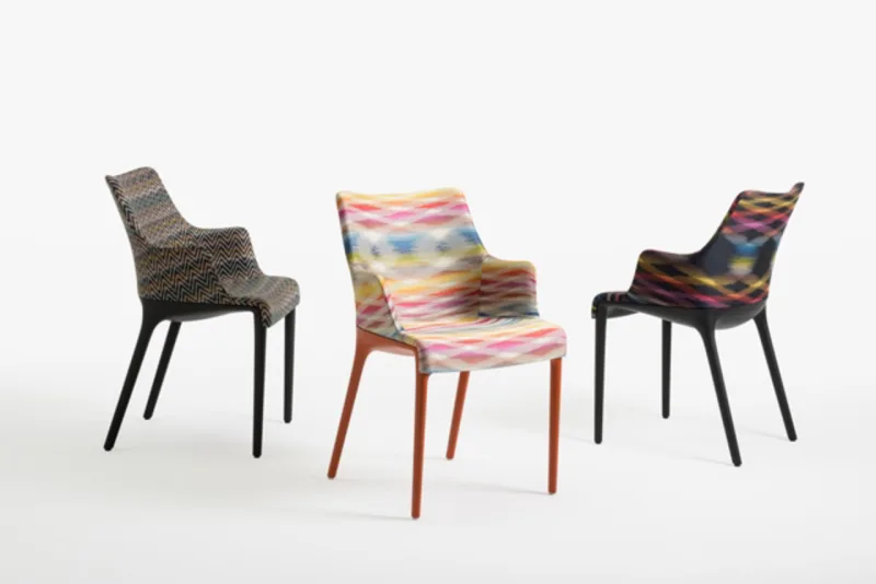 Desde 2022 a Kartell e a Illycaffè firmaram parceria para o desenvolvimento de peças produzidas a partir de cápsulas de café recicladas. Em 2023, na Semana de Design de Milão, a marca apresentou a cadeira Eleganza, assinada por Phillipe Starck, fabricada com o material, mas apresentando o plástico colorido como novidade. A cadeira ainda recebe acabamento em tecido com padrões geométricos da grife Missoni.